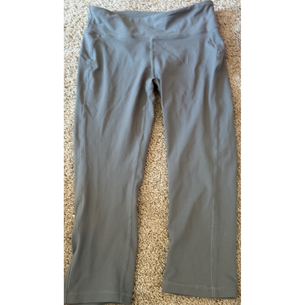ALO Sport Gray Cropped Leggings Size SPNylon Spandex Athletic Yoga Pants